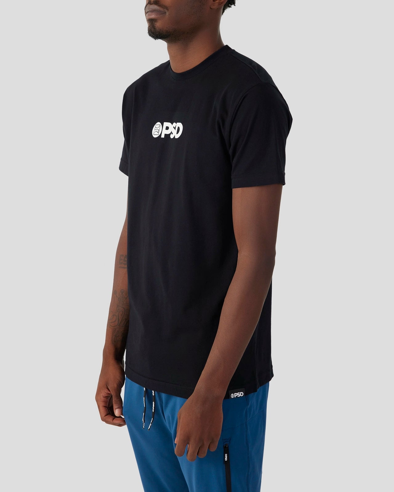 CORE LOGO TEE - BLACK - Image 4